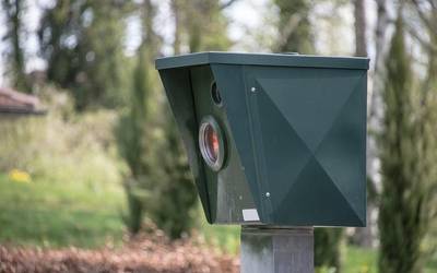 Abiadura kontrolatzeko radarra erabiliko du udalak hainbat auzotan