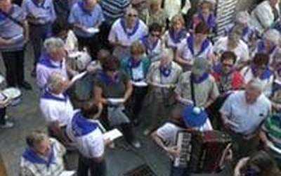 Zapiak soinean Tolosa Kantarin ere San Joanak alaituz
