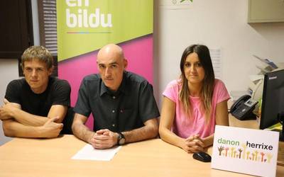 EH Bildu: «Zaborren arduragabekeria larriaren arduradunak Javier Zubizarreta eta bere gobernua dira»