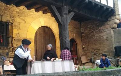 Euriari aurre eginez ‘Goizuetan bada’ antzerkia arrakastatsua izan da