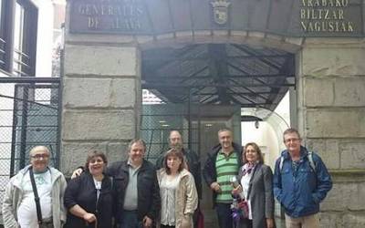 Podemoseko batzarkide kritikoek ez dituzte aktak utziko