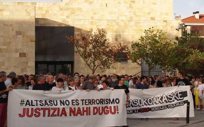 “Injustiziari buruzko informazioa eta argudioak lau haizetara zabaldu”
