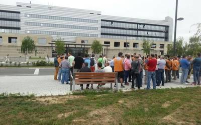 Xeyri irtenbidea aurkitu dezaten eskatzeko manifestazioa deitu dute