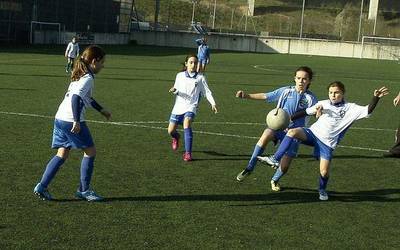 Lagun Onakek dei egin die 2004an eta 2005ean jaiotako neskei, futbolean jokatzera anima daitezen