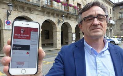 Sabino Azkarate: "Herritarrak gonbidatu gura ditut 'Gurean' aplikazioa deskargatzera"
