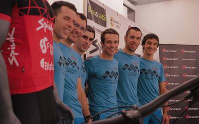 Kirola, euskara eta elkartasuna lau haizetara hauspotuko du Helmugak-Eusport ekimenak