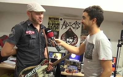 Gitarra maletan sartu eta Berlinera bidean