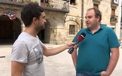 Mairuen alardeko tropen buruzagi berria ezagutzen