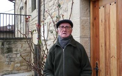 Hil da Koldo Larrañaga, euskaltzale handia