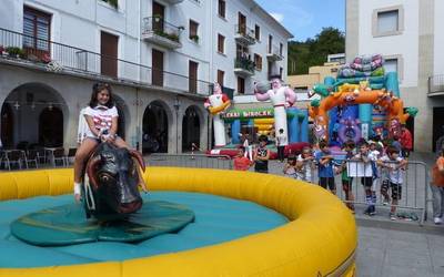 Salto eta salto, gustura gazte parkean