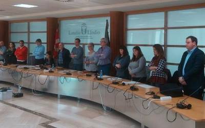 Oposizio osoak eskatu dio udal gobernu taldeari itzultzeko udalbatzaren hainbat eskumen