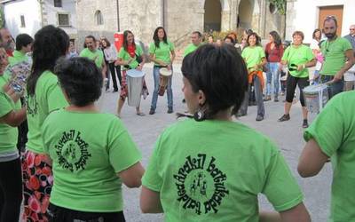 Arratsaldean hasiko dira festak