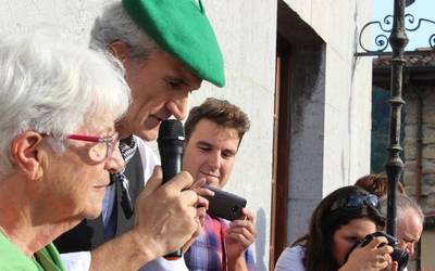 Suziriarekin batera piztu da jaia Orozkon