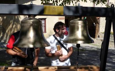 Kanpai-joleen tradizioa belaunaldiz belaunaldi transmitituz