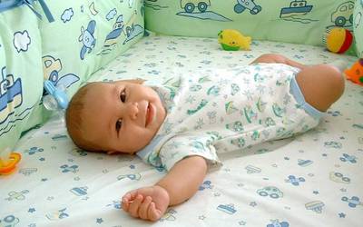 Jaioberrientzako eta adoptatutako umeentzako diru-laguntzak eskuratzeko epea zabalik dago
