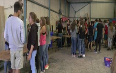 Belaunaldi berriari harrera egiteko festa egin dute Anoetako Gaztetxean