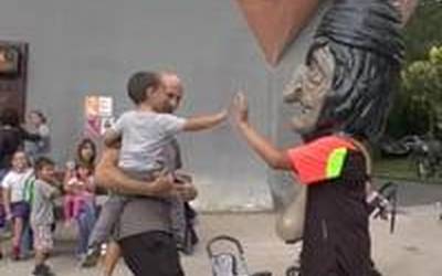 Giro onean hasi zituzten Izaskun auzoko jaiak