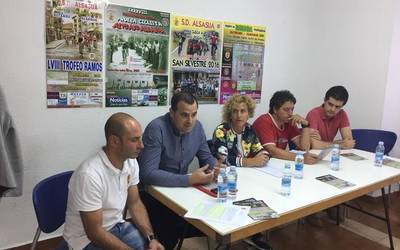 28. Otadiko Kristo Deuna Pilota Torneoko eta 88. Altsasu txirrindularitza probako aurkezpena egin zuten ostiralean