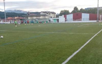 Zaldibarko kiroldegian eta futbol-zelaian hobekuntzak egin dituzte udan