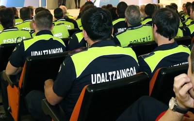 Udaltzainak kontratatzeko deialdi bateratuaren aurka
