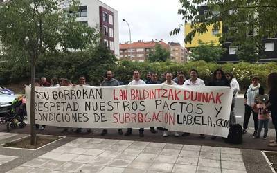 Alarma gorrian daude Arabako anbulantzietan