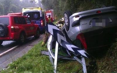 Auto baten eta kamioi baten arteko istripua N636 errepidean, Elorrion