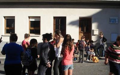 Erizaina ikastetxean ohitura osasungarriak sustatu eta prebentzio lanak egitera