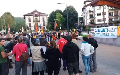 Kataluniako herriarekin elkartasuna adierazi dute eskualdean ere