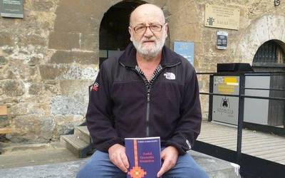 Xabier Iturriak 'Euskal Gramatika Sintaktikoa' liburua kaleratu du