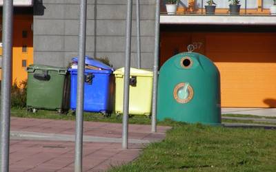 Bosgarren edukiontzia, udazkenean