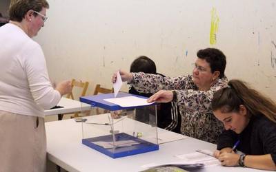 Zabaldu dute Boluko galdeketa mahaia