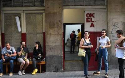 'Pleguak' erakusketa Okela sormen laborategian gaurtik aurrera