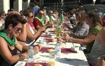Hamaiketako herrikoia egin dute San Migel  egunean