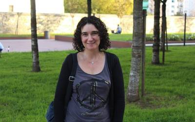 Cristina Cabello: "Hitz egiteko lotsa ari naiz galtzen 'Solaskide'-rekin"
