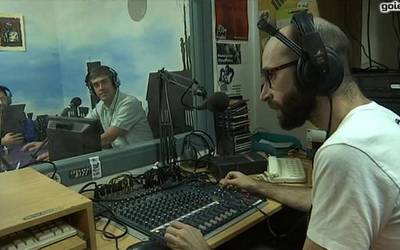Txapa Irratiko ateak zabalik