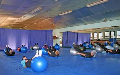 Ate irekiak egingo dituzte igerilekuan core, gimbalance, zumba, gold eta jumpfit jarduerak ezagutarazteko