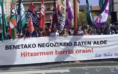 Hezkuntzan hitzarmena behar dela aldarrikatzen ari dira LAB, Steilas eta ELA