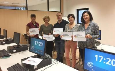 Azkoitia Lagunkoiak informatika eta Internetari buruzko ikastaroak antolatu ditu adin nagusiko pertsonentzat