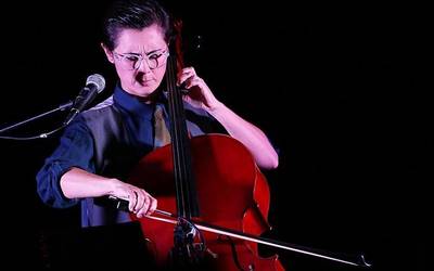 Gloria Fuertesen hitz gogorrenek musika dute barruan