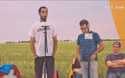 Bastidan, gaur; etxean, azaroaren 10ean