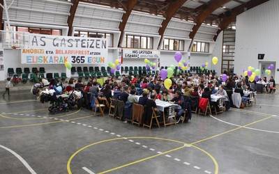 Gasteizko euskaldunek GEU elkartearen 25 urteak ospatu dituzte