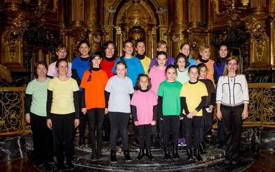 30 urte, musika korala zabaltzen