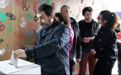[Argazkiak]  2.795  galdakoztarrek  parte  hartu  dute  Gure  Esku  Dago  galdeketan