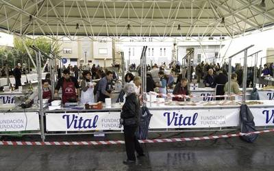 Gastronomia eta mikologia uztartuta bete zuten Aldai plaza
