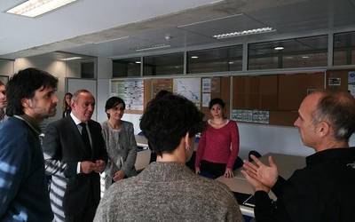 Ramiro Gonzálezek Amurrioko Zaraobe institutua bisitatu du
