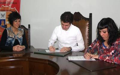 Udalak eta ADEk Merkataritza Mahaia osatu dutelako