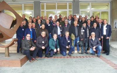 “Elkartzeko ilusioa geneukan”