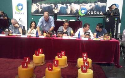 Bi gazta munduko onenen artean