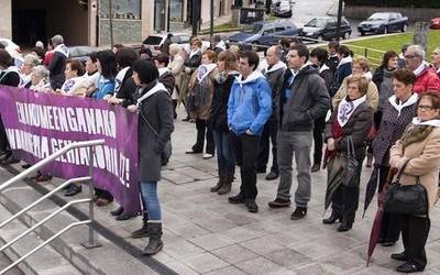 Zaldibar puntu morez betetzeko deialdia egin dute