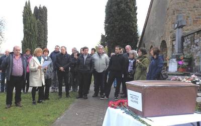 Lur emate duina Agirreri